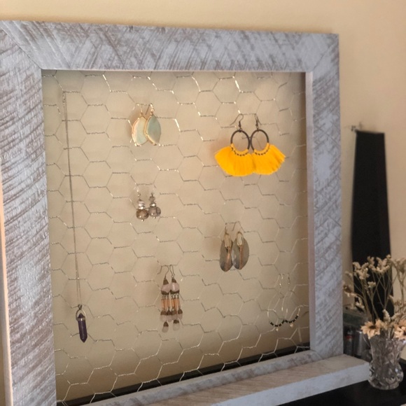 SOLD SOLD SOLD Distressed wooden jewelry frame - Picture 7 of 7